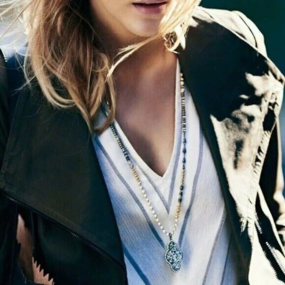 NIB  Stella & Dot  Ornate Mixed Metal Hematite Pendant Necklace  31" - Picture 4 of 8